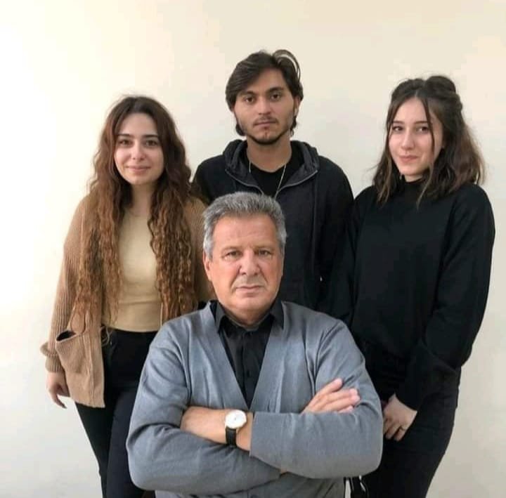 “Məni cəlb edən əsərdəki duyğulardır” – Şeiri urvatdan salmayan bədii qiraətçi ilə MÜSAHİBƏ + FOTOLAR “Məni cəlb edən əsərdəki duyğulardır” – Şeiri urvatdan salmayan bədii qiraətçi ilə MÜSAHİBƏ + FOTOLAR