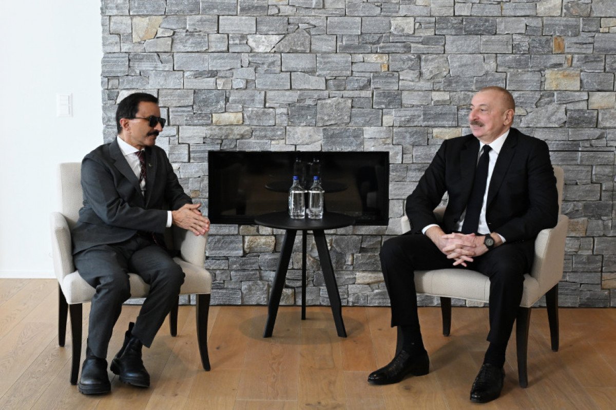 Prezident İlham Əliyev Davosda “DP World” şirkətlər qrupunun sədri və icraçı direktoru ilə görüşüb