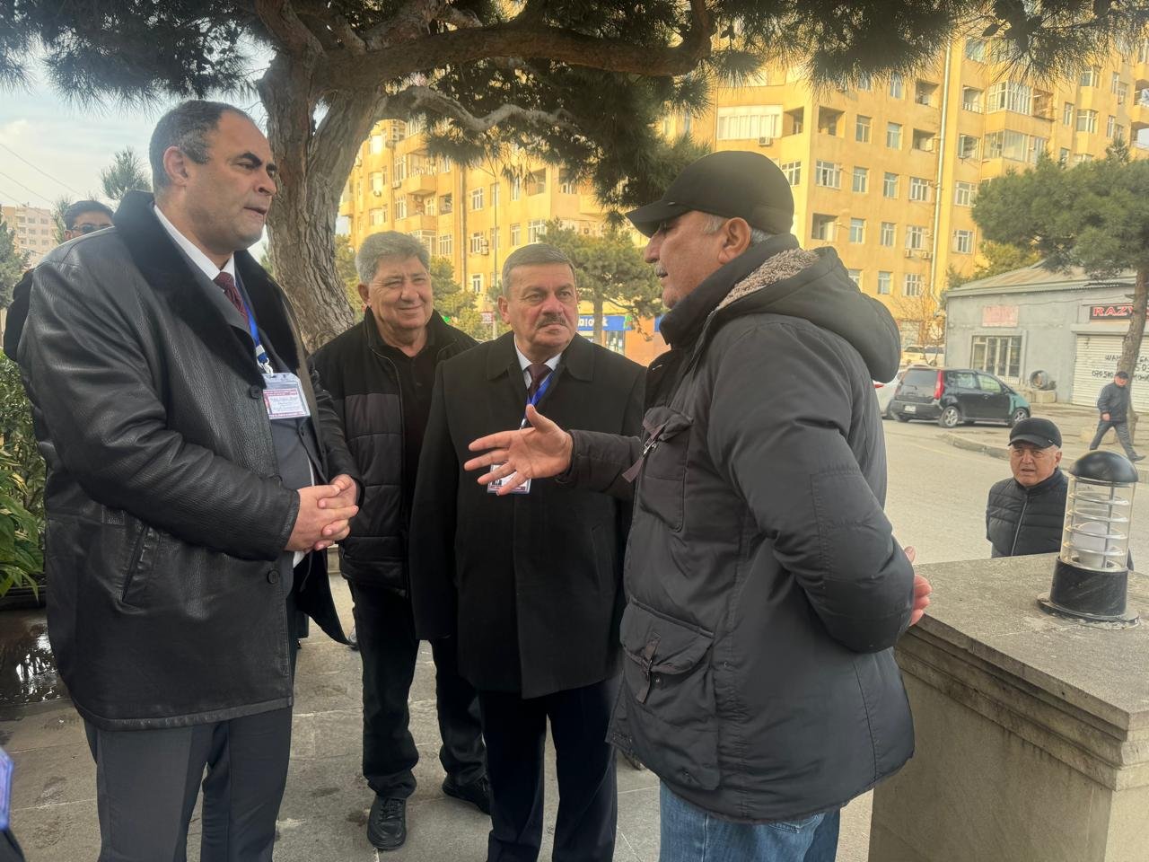 YAP-ın Qaraçuxur bələdiyyəsi üzvlüyünə namizədləri şəhidlərin bulaq-abidə kompleksini ziyarət etdi - FOTOLAR