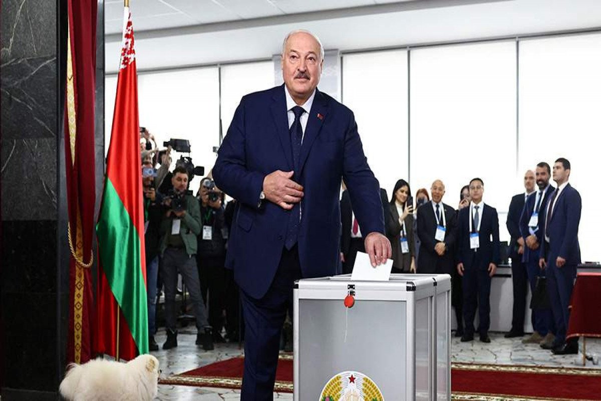 Lukaşenko Belarusda keçirilən prezident seçkilərində səs verib