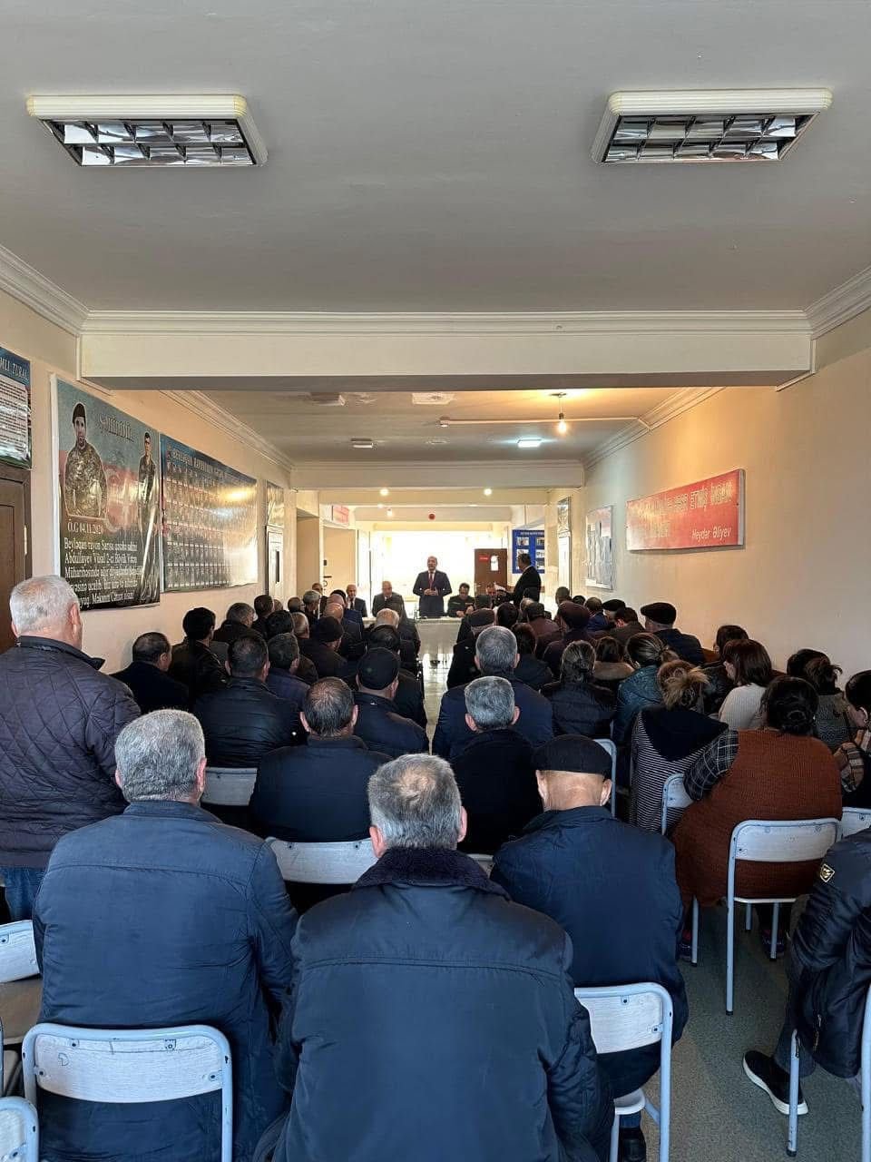 Əziz Əzizov Sarısu qəsəbəsinin sakinlərini qəbul edib - FOTOLAR