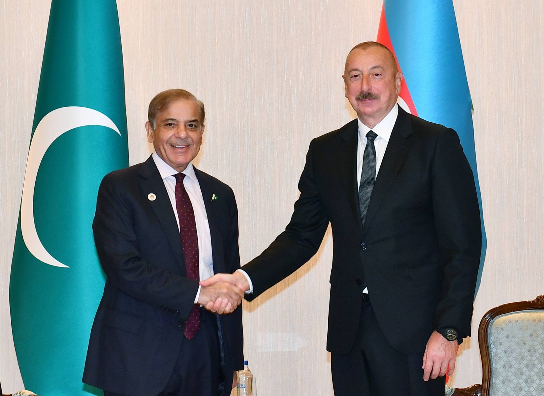 Azərbaycan Prezidenti və Pakistan Baş naziri arasında telefon danışığı olub