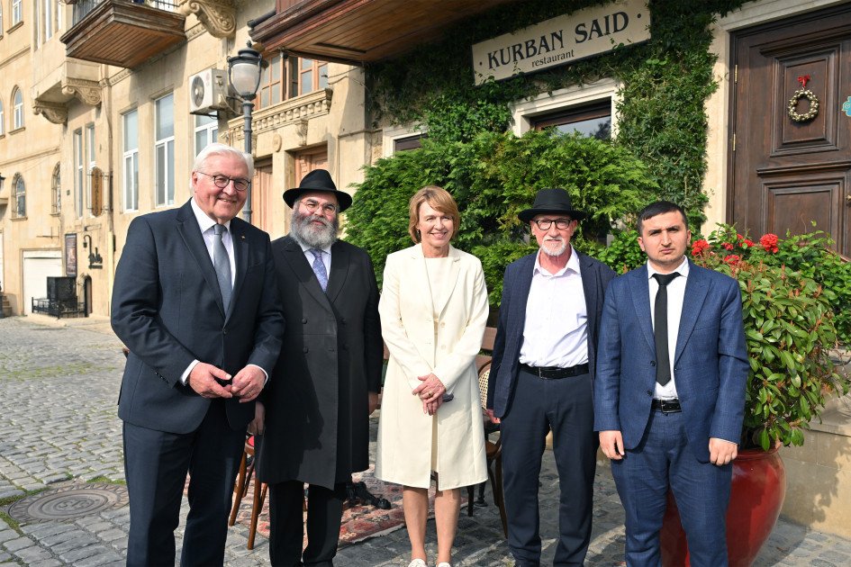 Frank-Valter Ştaynmayer İçərişəhərlə tanış olub