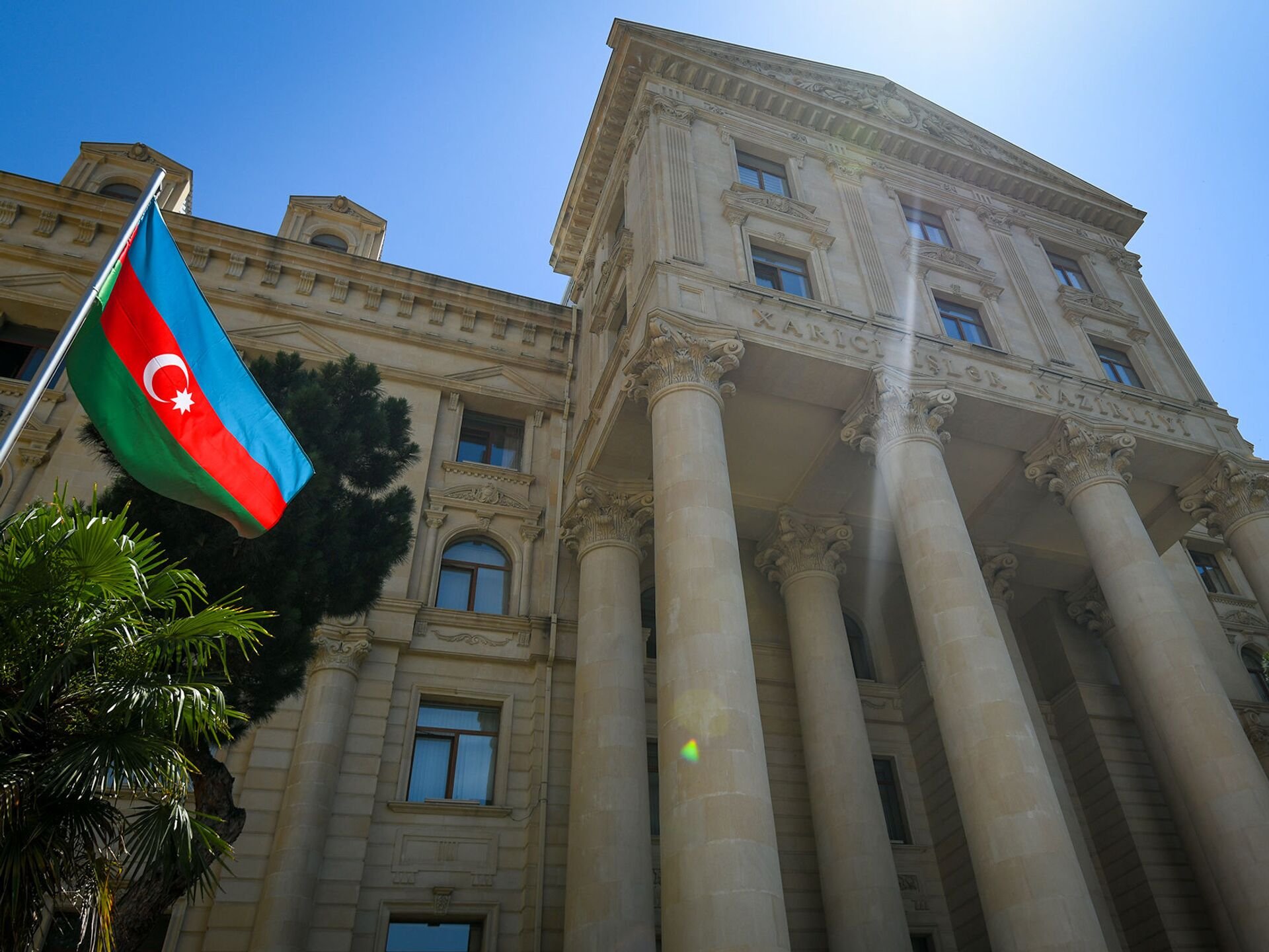 XİN: Fransanın ikiüzlü siyasəti regionda davamlı sülh perspektivlərinə mane olur