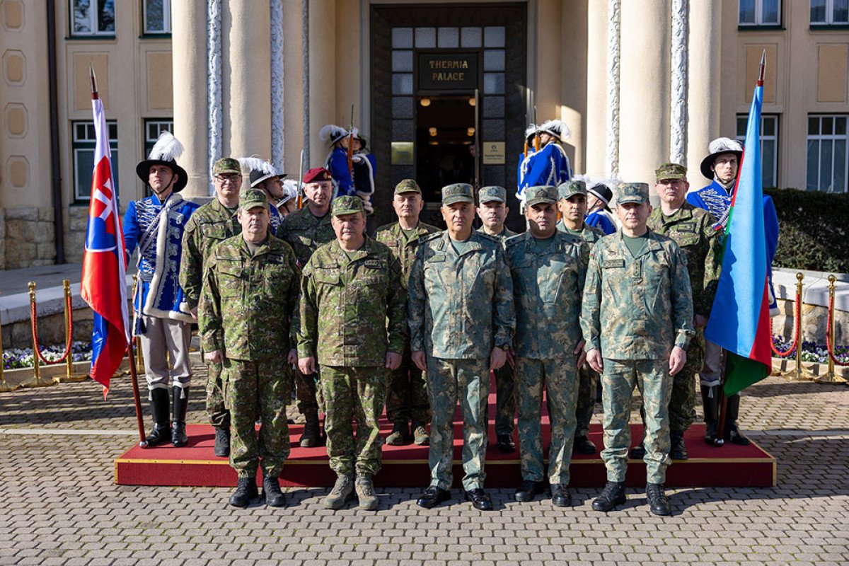 Azərbaycanın Baş Qərargah rəisi Slovakiyada rəsmi səfərdədir