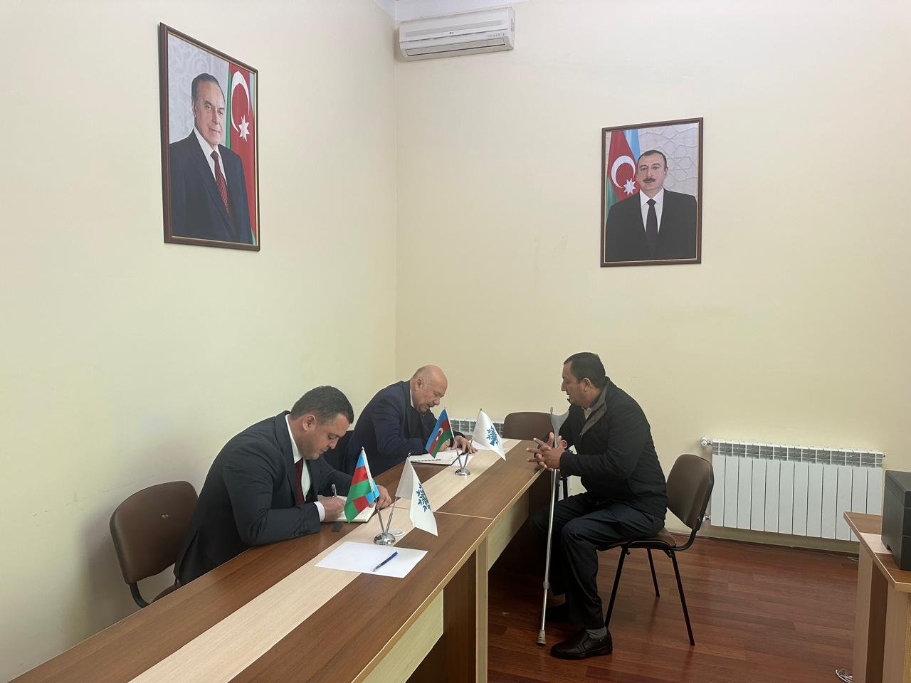 Səyyad Salahlı Saatlıda silsilə görüşlər keçirib - FOTOLAR Səyyad Salahlı Saatlıda silsilə görüşlər keçirib - FOTOLAR