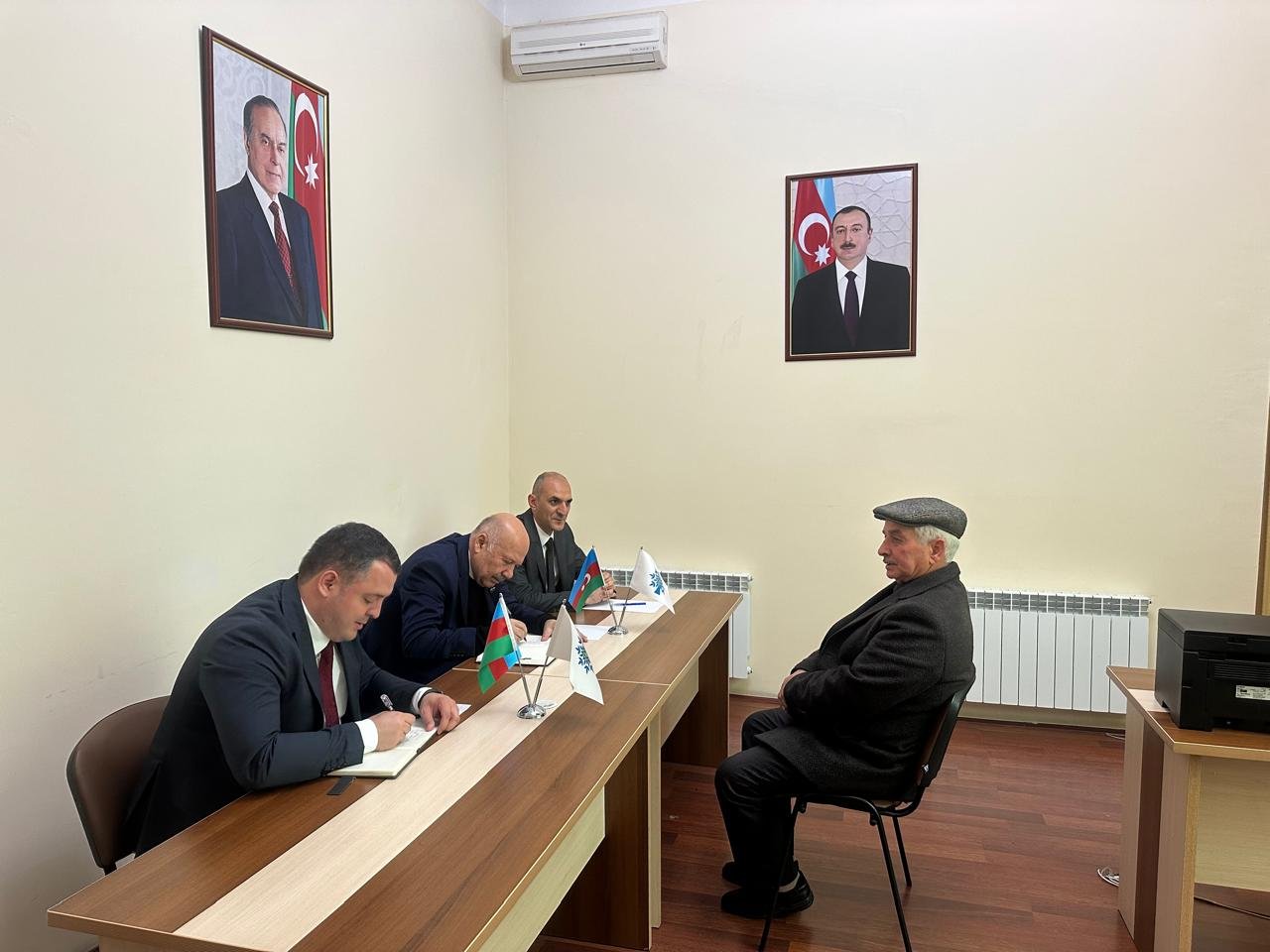Səyyad Salahlı Saatlıda silsilə görüşlər keçirib - FOTOLAR Səyyad Salahlı Saatlıda silsilə görüşlər keçirib - FOTOLAR