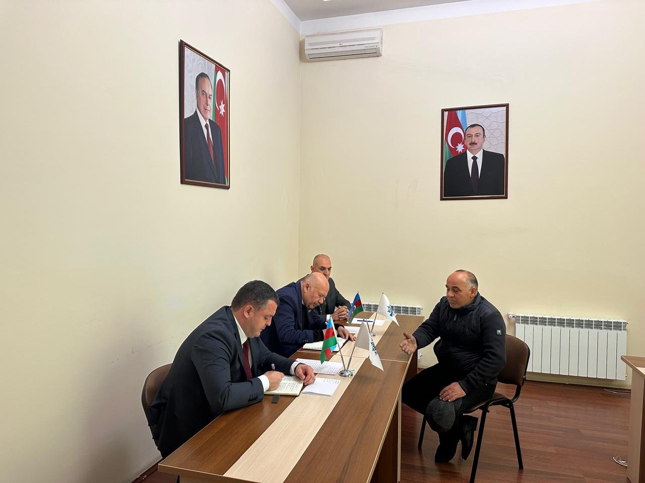Səyyad Salahlı Saatlıda silsilə görüşlər keçirib - FOTOLAR Səyyad Salahlı Saatlıda silsilə görüşlər keçirib - FOTOLAR