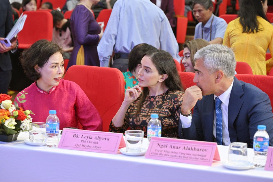 Leyla Əliyeva Vyetnama səfər edib