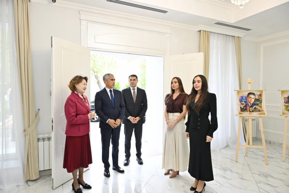 Leyla Əliyeva və Arzu Əliyeva Türk Mədəniyyəti və İrsi Fondunu ziyarət ediblər