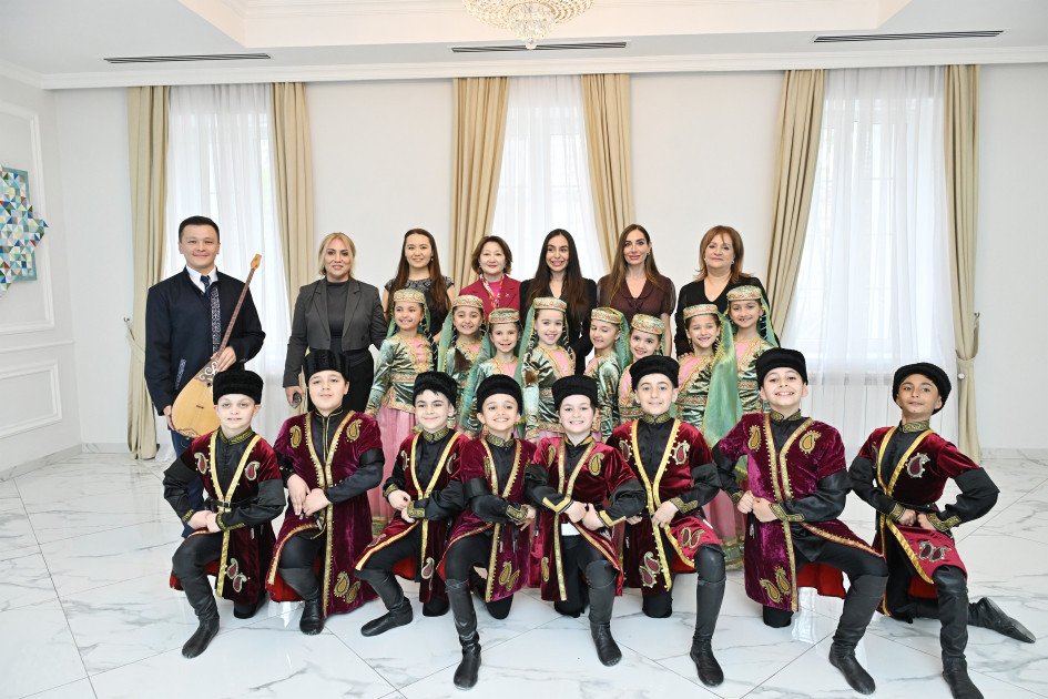 Leyla Əliyeva və Arzu Əliyeva Türk Mədəniyyəti və İrsi Fondunu ziyarət ediblər Leyla Əliyeva və Arzu Əliyeva Türk Mədəniyyəti və İrsi Fondunu ziyarət ediblər
