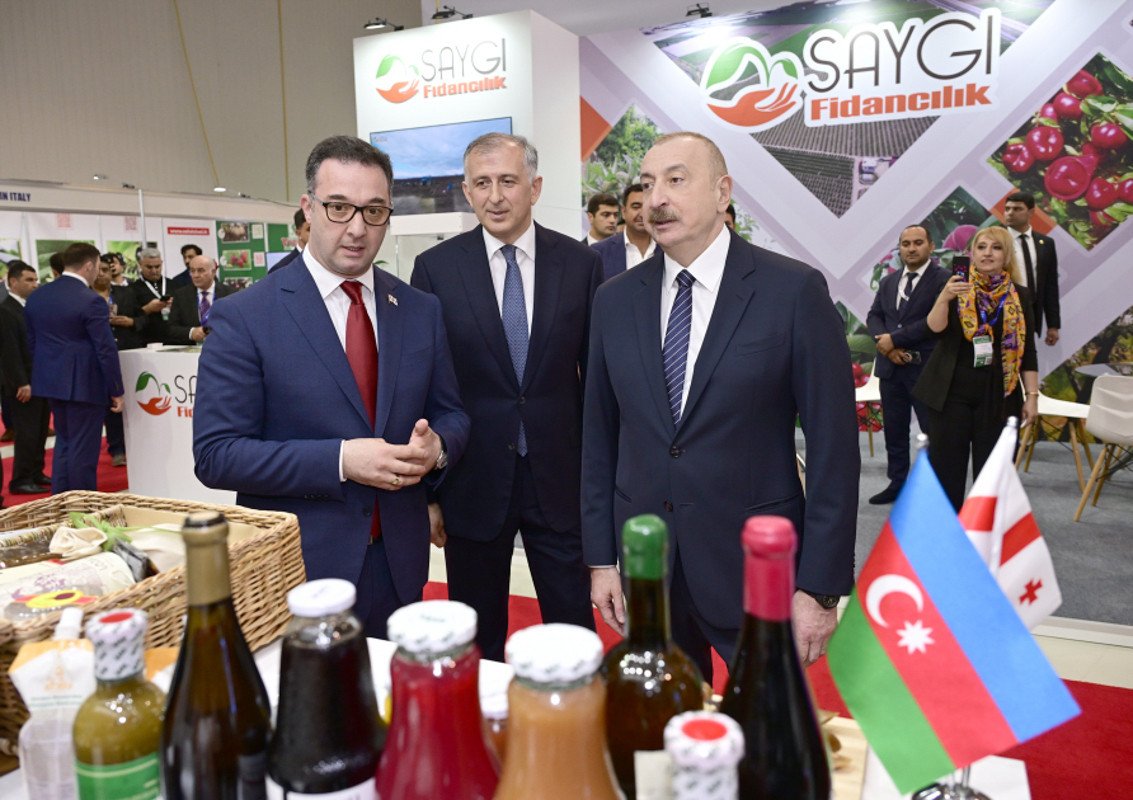 Prezident “InterFood Azerbaijan” və “Caspian Agro” sərgiləri ilə tanış olub Prezident “InterFood Azerbaijan” və “Caspian Agro” sərgiləri ilə tanış olub