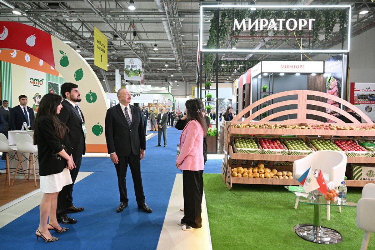 Prezident “InterFood Azerbaijan” və “Caspian Agro” sərgiləri ilə tanış olub Prezident “InterFood Azerbaijan” və “Caspian Agro” sərgiləri ilə tanış olub