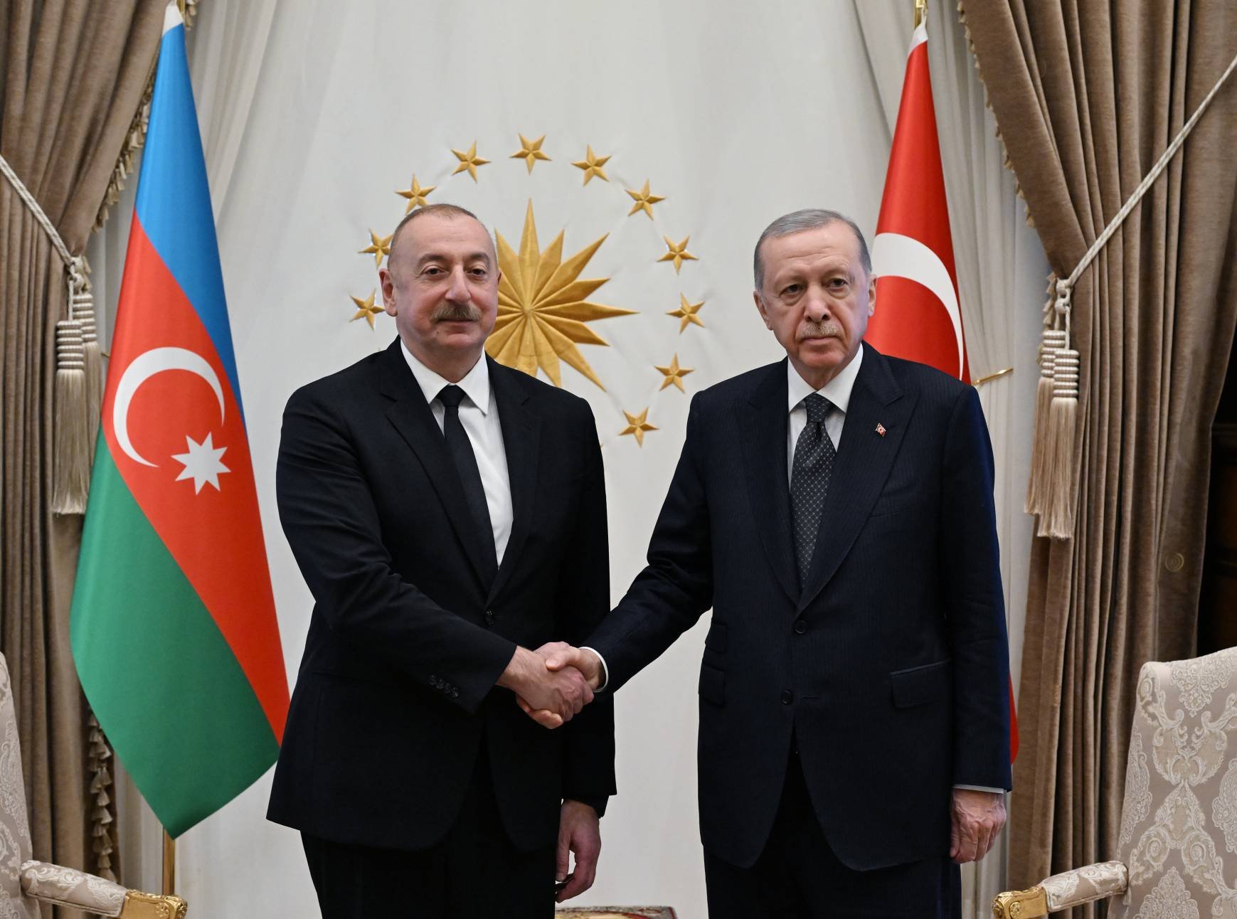 Ərdoğan: Müzəffər Prezident İlham Əliyevin bölgəyə sülhü gətirəcək lider olaraq tarixə düşəcəyindən əminəm