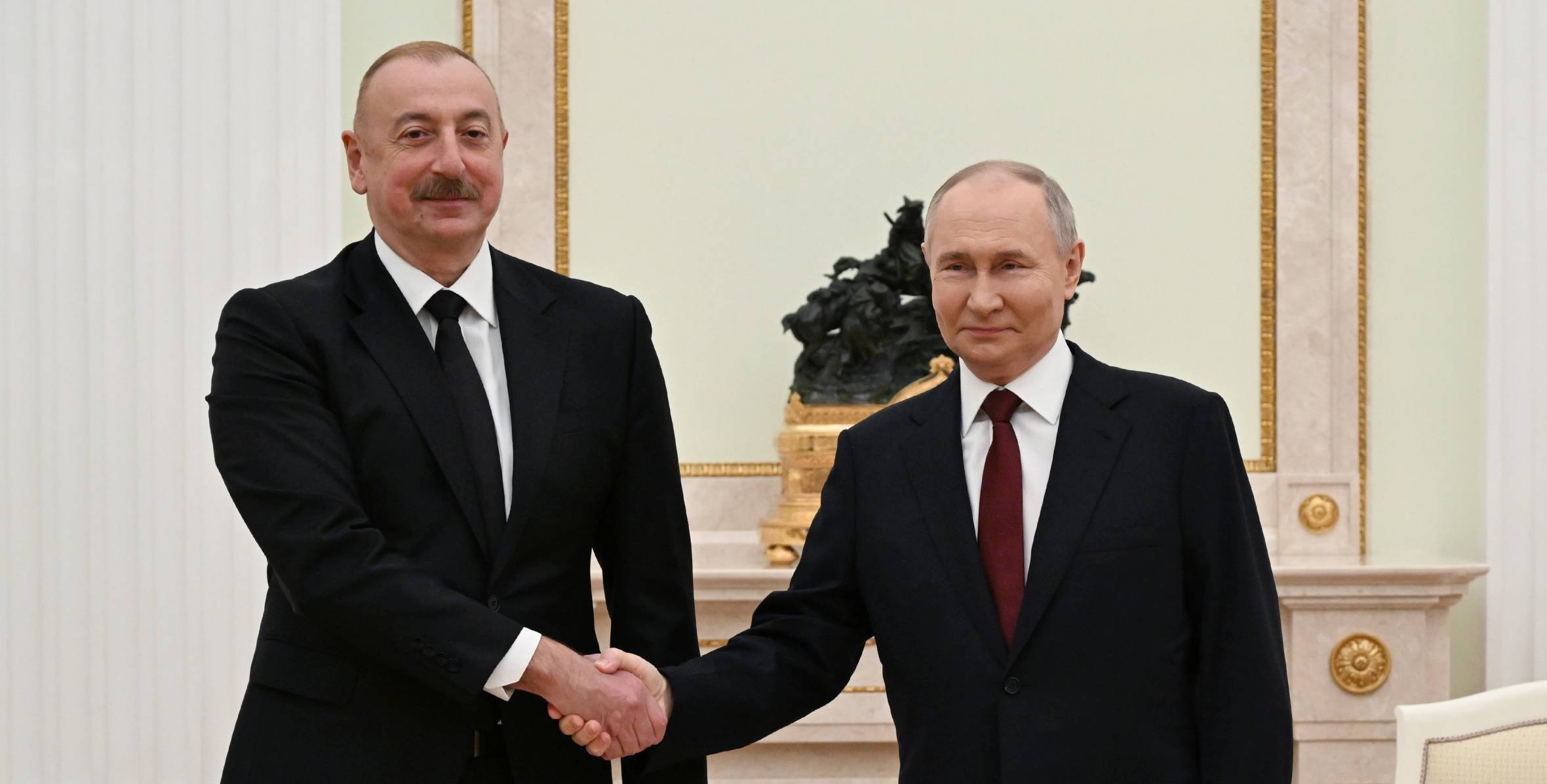 Putin Azərbaycan Prezidentini Müstəqillik Günü münasibətilə təbrik edib