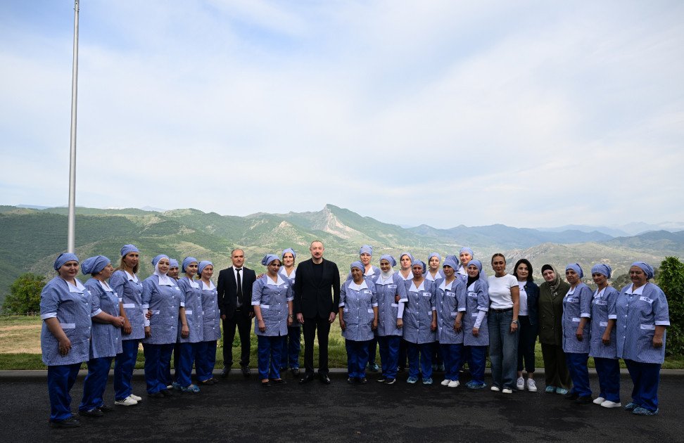 Prezident İlham Əliyev “LATIFA” Laçın tikiş fabrikinin açılışında iştirak edib 