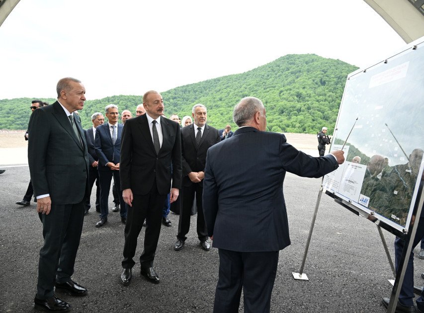 Azərbaycan və Türkiyə prezidentləri Kəlbəcər-Laçın avtomobil yolunda görülən tikinti işləri ilə tanış olublar