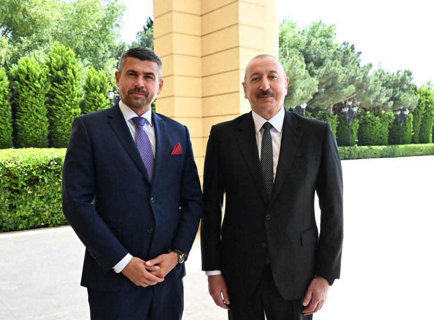 Prezident minifutbol üzrə dünya çempionatının qalibi olan Azərbaycan milli komandasının üzvlərini qəbul edib