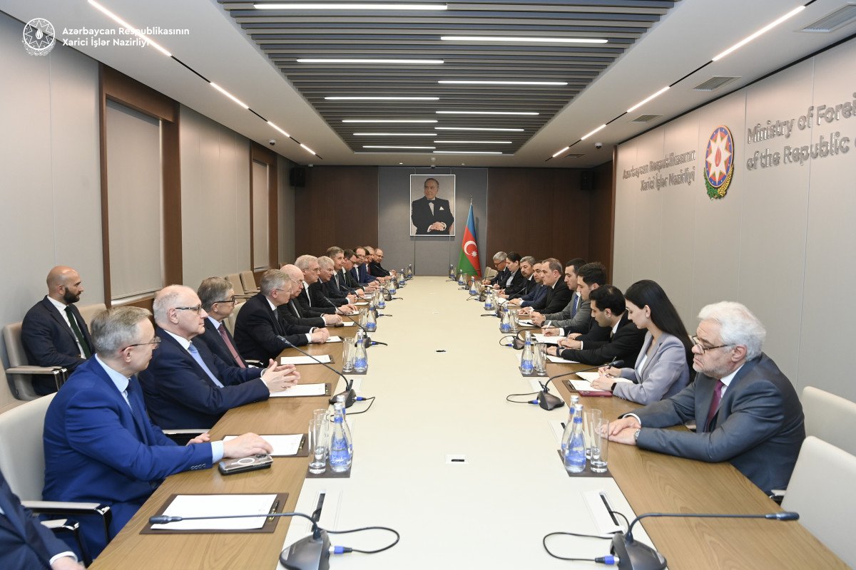Ceyhun Bayramov Aleksandr Qruşko və Rusiyanın Avropa ölkələrindəki diplomatik nümayəndəliklərinin rəhbərləri ilə görüşüb
