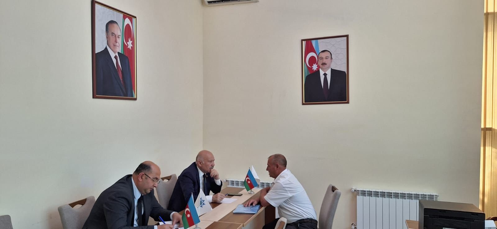 Deputat Saatlıda seçiciləri ilə görüşdü Deputat Saatlıda seçiciləri ilə görüşdü