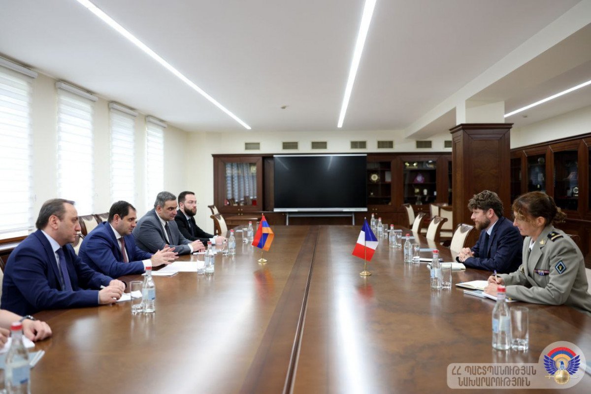 Ermənistanla Fransa arasında müdafiə sahəsində əməkdaşlıq müzakirə olunub