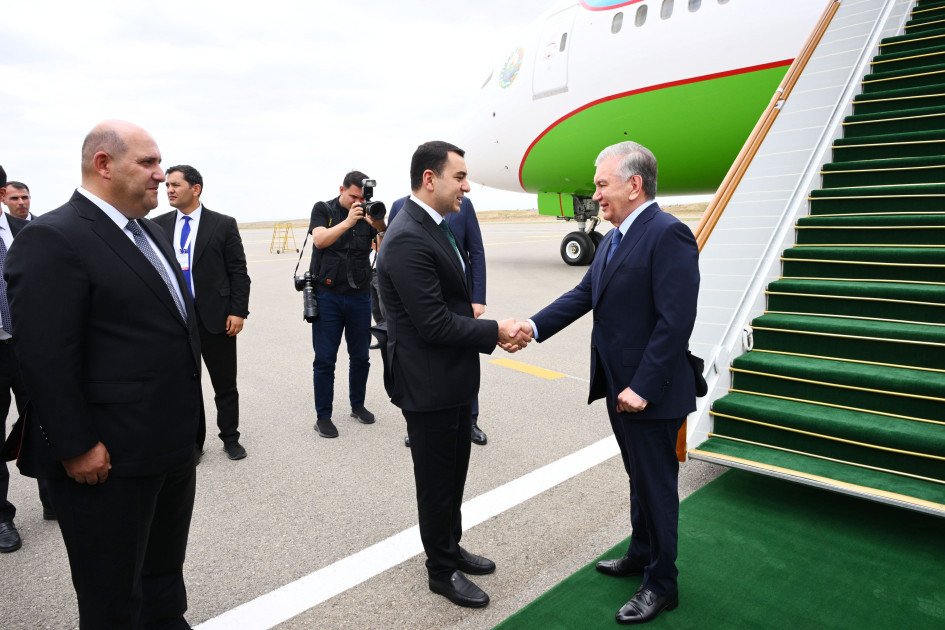 Şavkat Mirziyoyev Füzuliyə səfərə gəlib