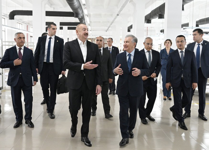 Azərbaycan və Özbəkistan prezidentləri Xankəndidəki “Businesstex JV” tikiş fabrikinin fəaliyyəti ilə tanış olublar