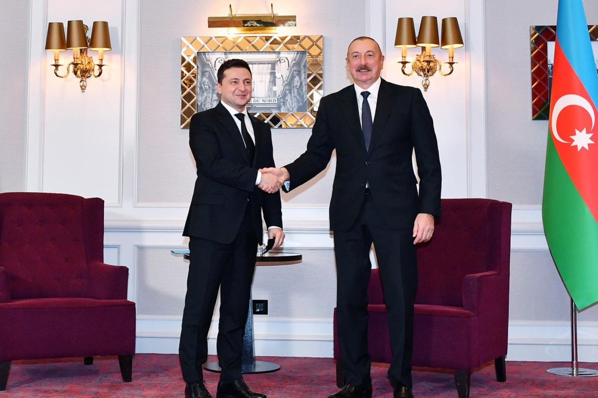 Prezident İlham Əliyev Zelenskini təbrik edib