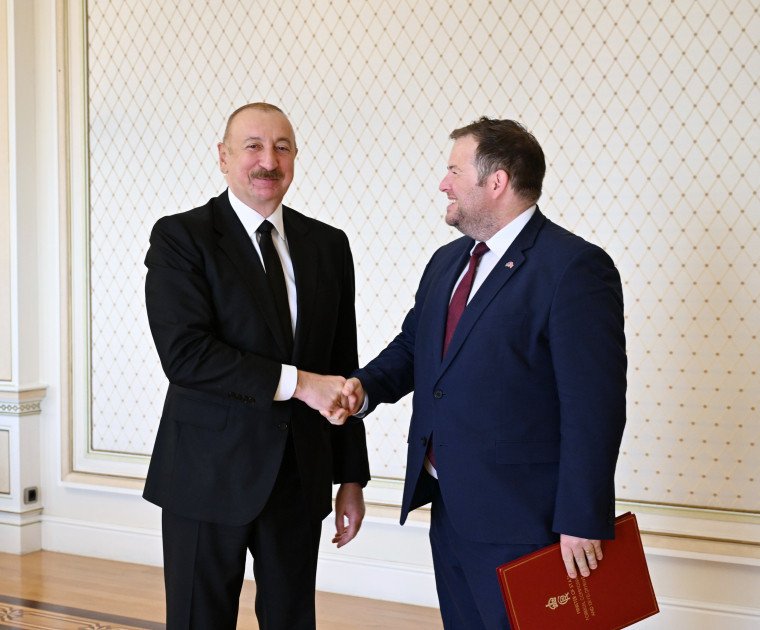 Prezident İlham Əliyev Britaniyanın dövlət nazirini qəbul edib Prezident İlham Əliyev Britaniyanın dövlət nazirini qəbul edib