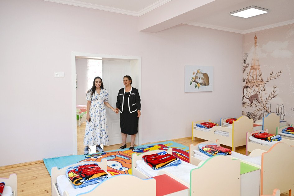 Leyla Əliyeva Şamaxıda inşa olunan körpələr evi-uşaq bağçalarının açılışında iştirak edib