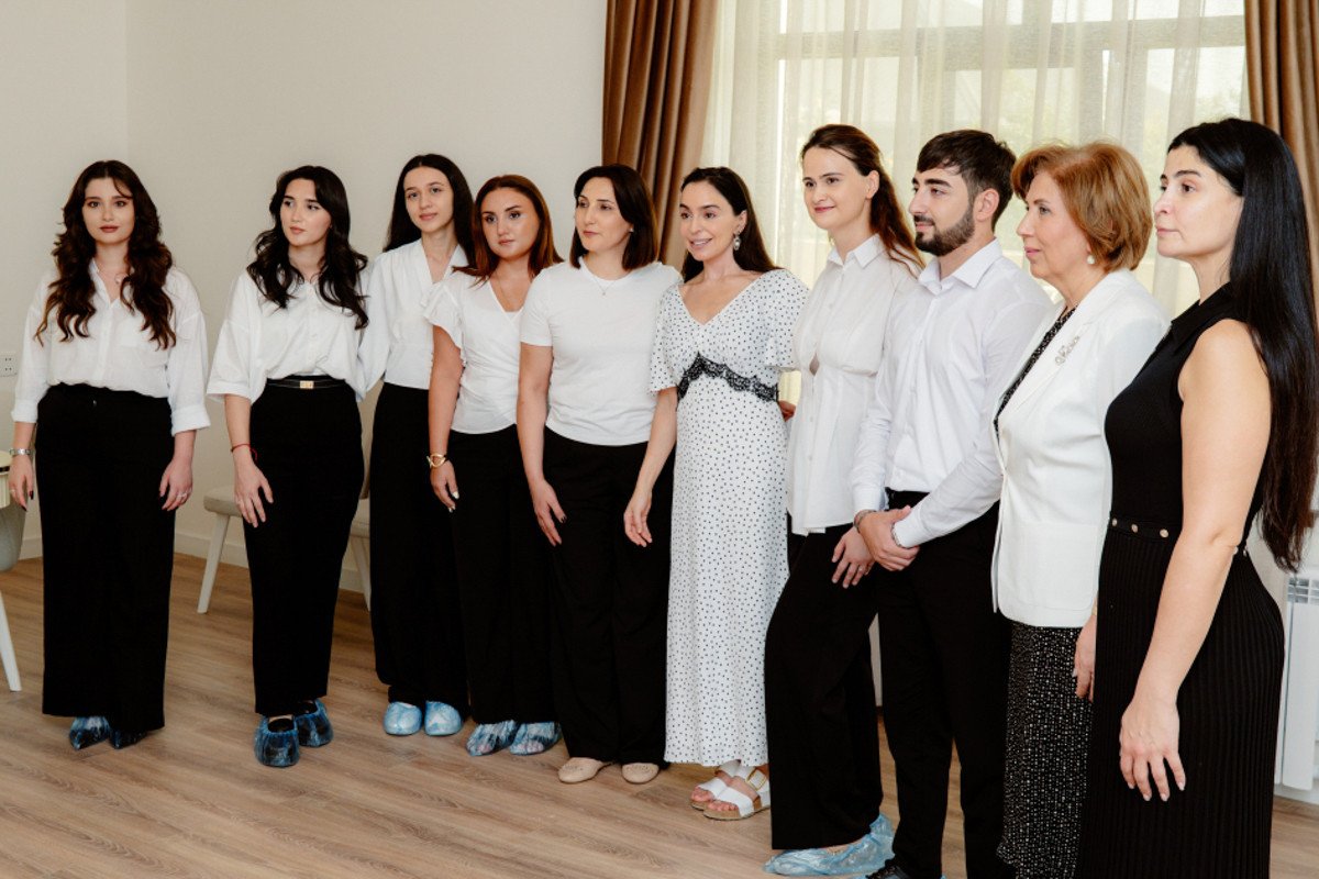Leyla Əliyeva “Tut Əlimdən” Uşaqlar üçün Sosial Reabilitasiya Mərkəzi ilə tanış olub Leyla Əliyeva “Tut Əlimdən” Uşaqlar üçün Sosial Reabilitasiya Mərkəzi ilə tanış olub