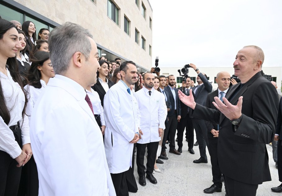 Prezident Qarabağ Universitetinin Klinikası binasının, Tibb və sağlamlıq elmləri fakültəsinin tədris korpusunun açılışında iştirak edib Prezident Qarabağ Universitetinin Klinikası binasının, Tibb və sağlamlıq elmləri fakültəsinin tədris korpusunun açılışında iştirak edib
