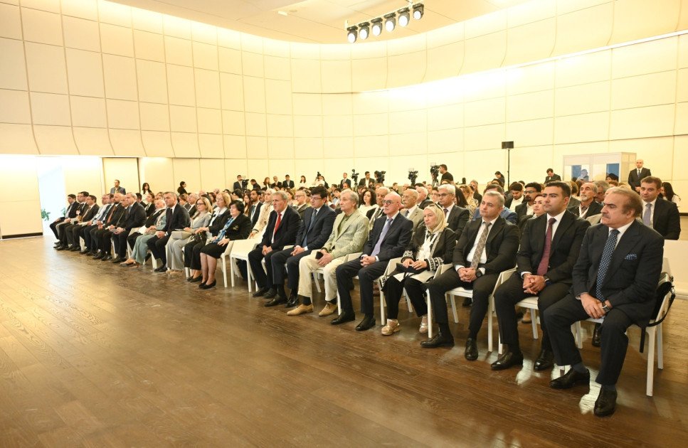 Heydər Əliyev Mərkəzində Nəsimi festivalının açılışı olub Heydər Əliyev Mərkəzində Nəsimi festivalının açılışı olub