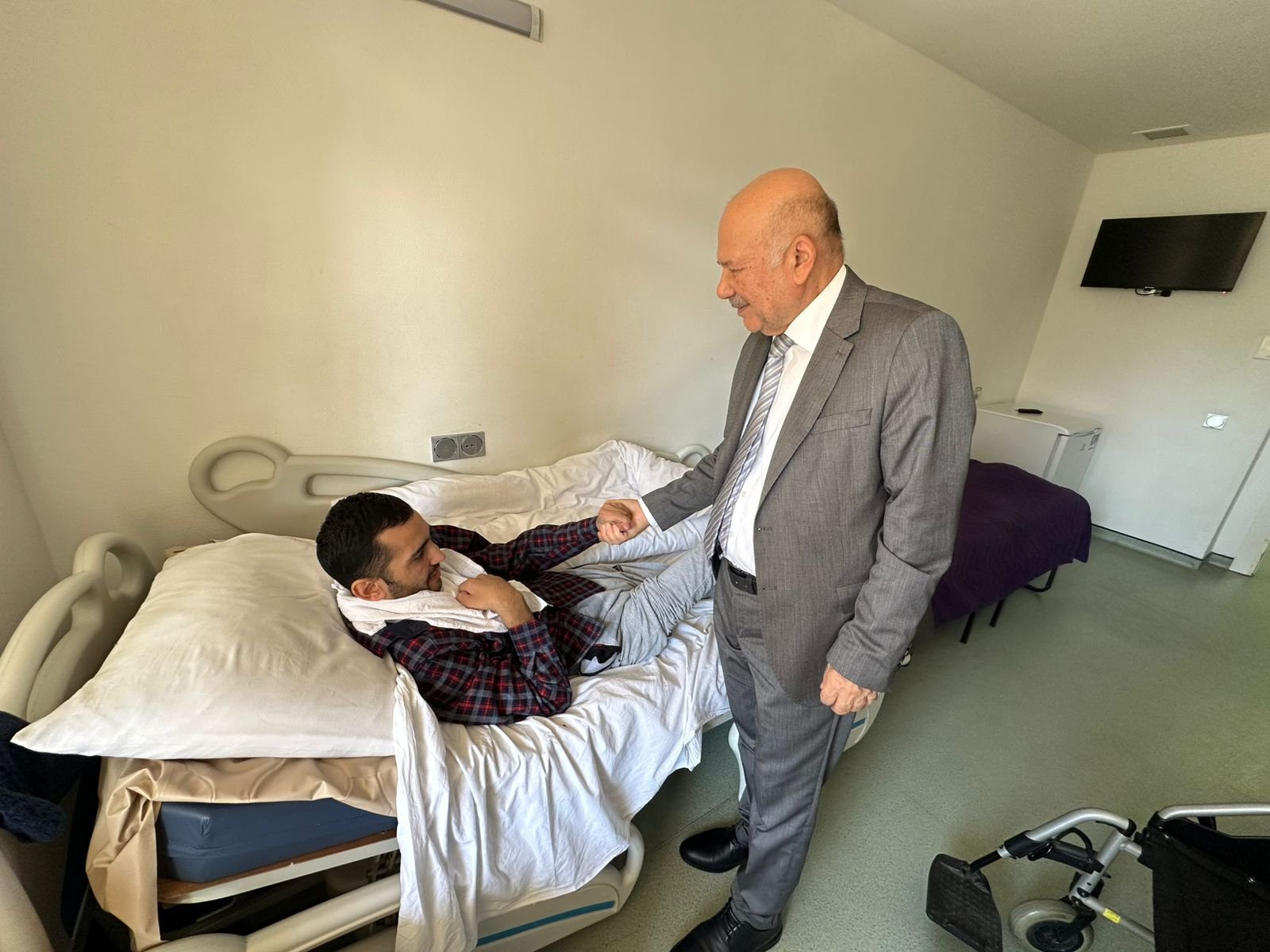 Deputatdan daha bir humanist addım
