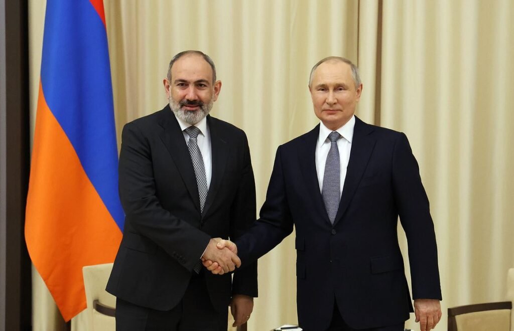 Paşinyan və Putin arasında telefon danışığı olub