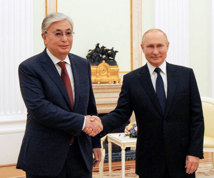 Putin Tokayevlə telefon danışığı aparıb