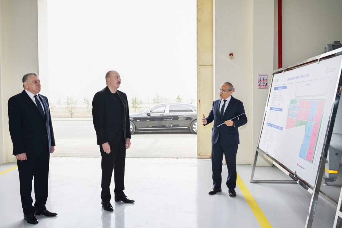 Prezident Sabirabadda aqrokimyəvi vasitələrin istehsalı müəssisəsinin fəaliyyəti ilə tanış olub