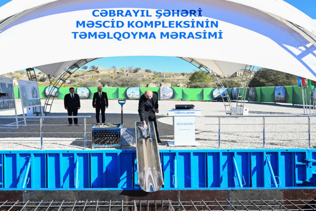 Prezident İlham Əliyev Cəbrayıl şəhər məscidinin təməlini qoyub