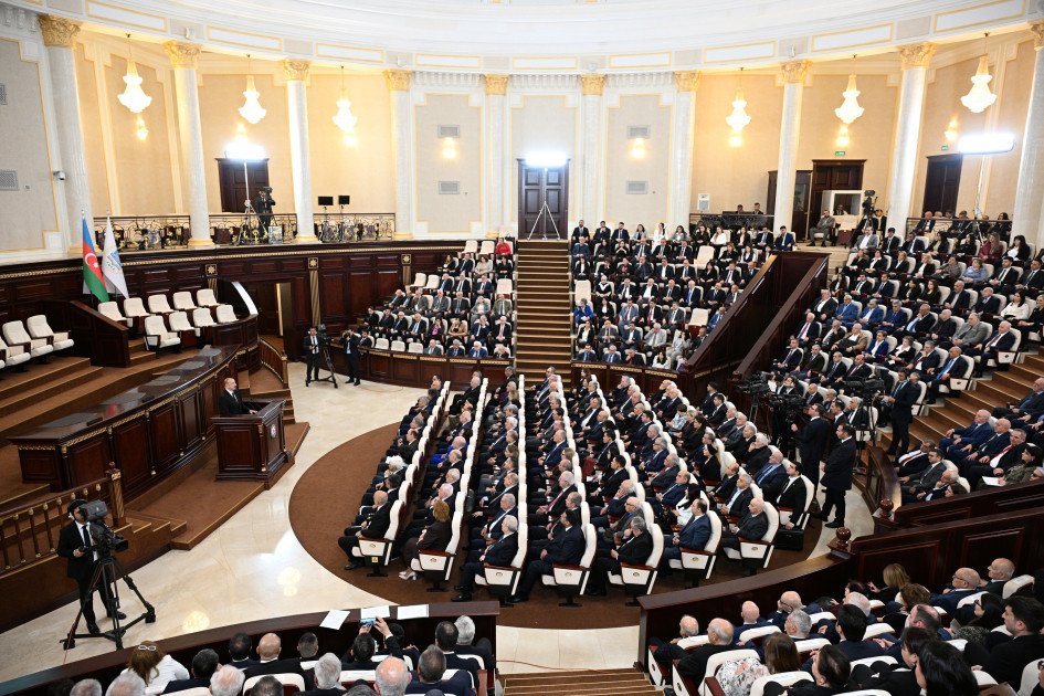 AMEA-nın 80 illik yubiley yığıncağı keçirilib, Prezident İlham Əliyev tədbirdə çıxış edib