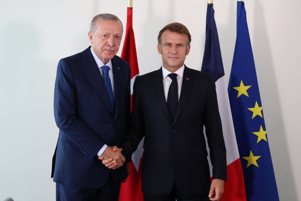 Ərdoğan Makronla Cənubi Qafqazı müzakirə edib