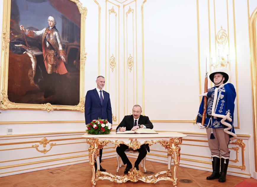 Prezident İlham Əliyevin Slovakiya Milli Şurasının sədri ilə təkbətək və geniş tərkibdə görüşləri olub