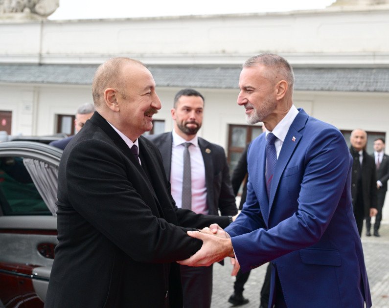 Prezident İlham Əliyevin Slovakiya Milli Şurasının sədri ilə təkbətək və geniş tərkibdə görüşləri olub
