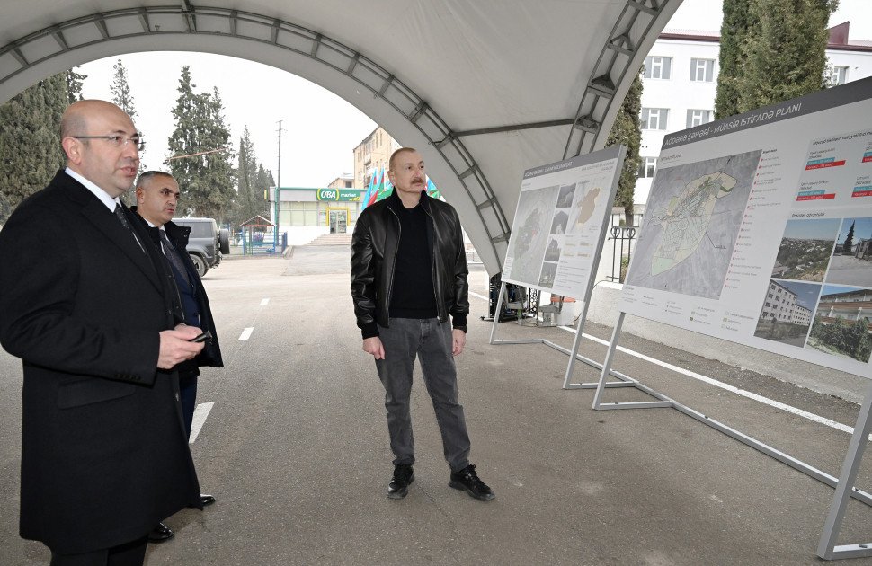Prezident İlham Əliyev Ağdərə şəhərinin Baş planı ilə tanış olub