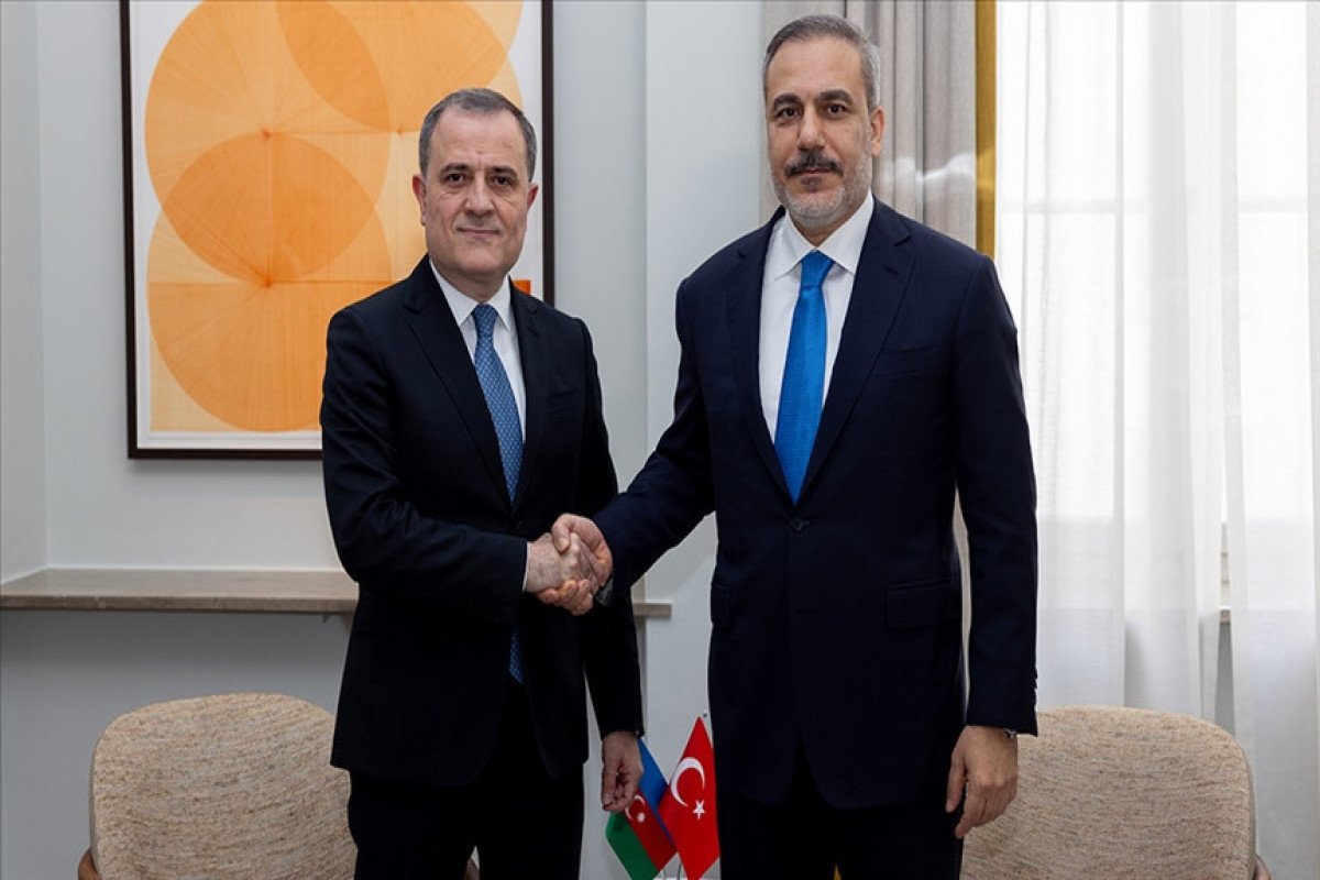 Azərbaycan və Türkiyə XİN rəhbərləri regional məsələləri müzakirə edib