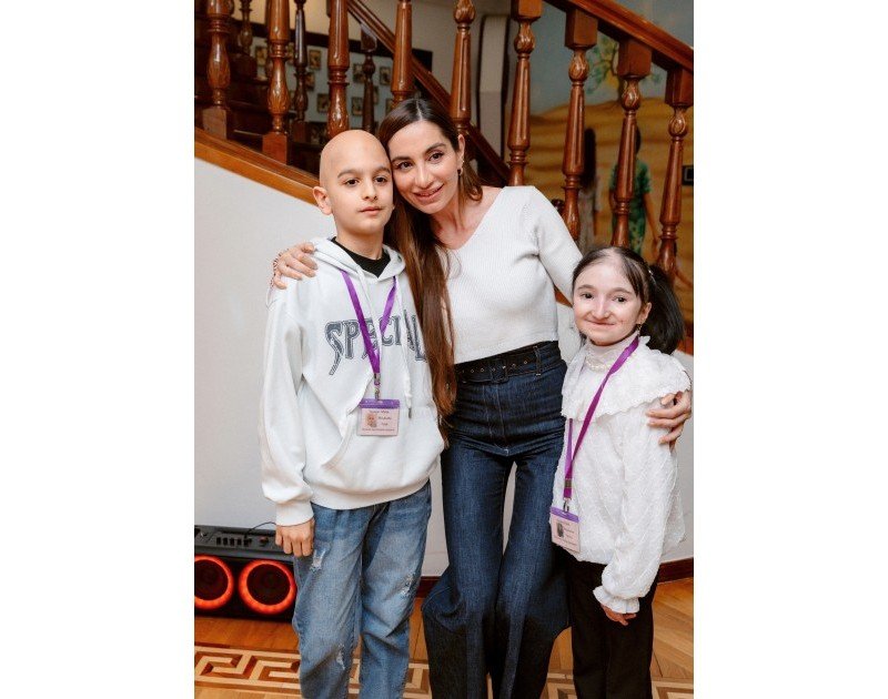 Leyla Əliyeva, Arzu Əliyeva və Alena Əliyeva “Yaşama Dəstək” Mərkəzində olublar