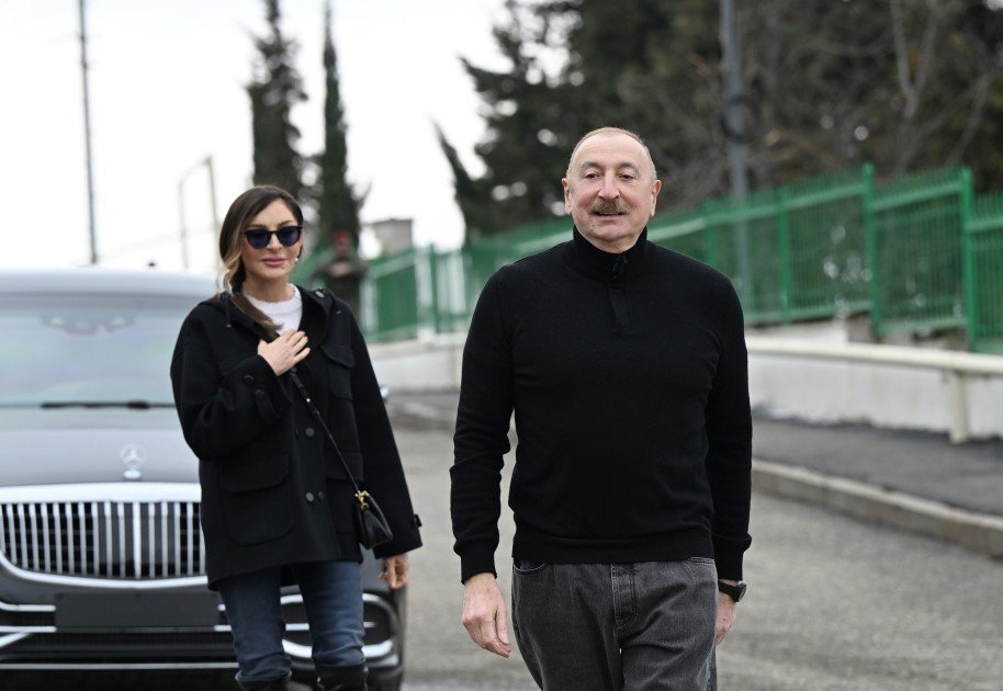Prezident Xocavəndin Xanoba kəndində fərdi evlərin və infrastrukturun bərpa işləri ilə tanış olub Prezident Xocavəndin Xanoba kəndində fərdi evlərin və infrastrukturun bərpa işləri ilə tanış olub