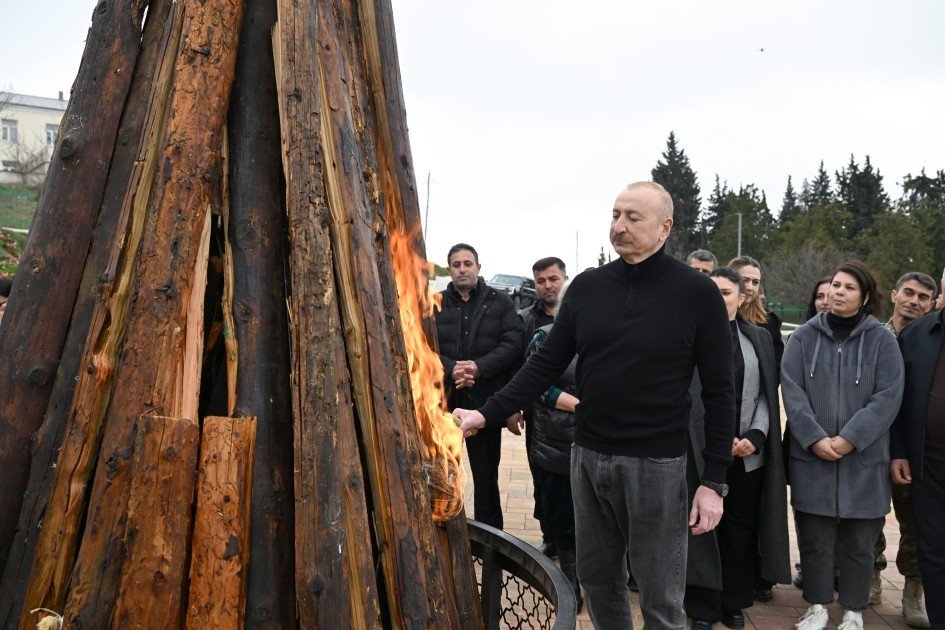 Prezident Xocavəndin Xanoba kəndində fərdi evlərin və infrastrukturun bərpa işləri ilə tanış olub Prezident Xocavəndin Xanoba kəndində fərdi evlərin və infrastrukturun bərpa işləri ilə tanış olub