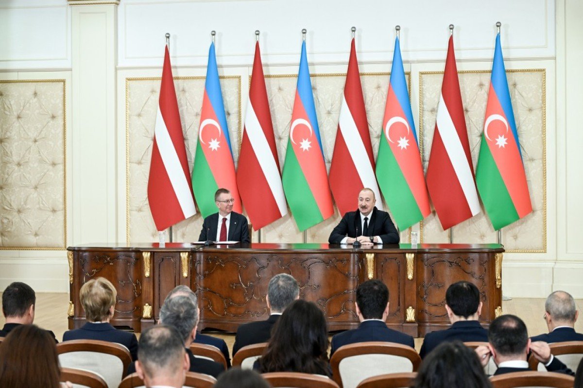 Azərbaycan və Latviya prezidentləri mətbuata bəyanatlarla çıxış ediblər