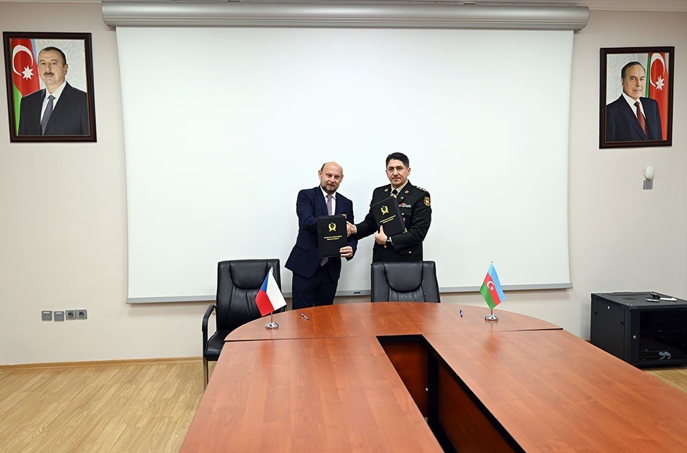 Azərbaycanla Çexiya hərbi əməkdaşlıq planı imzalayıb