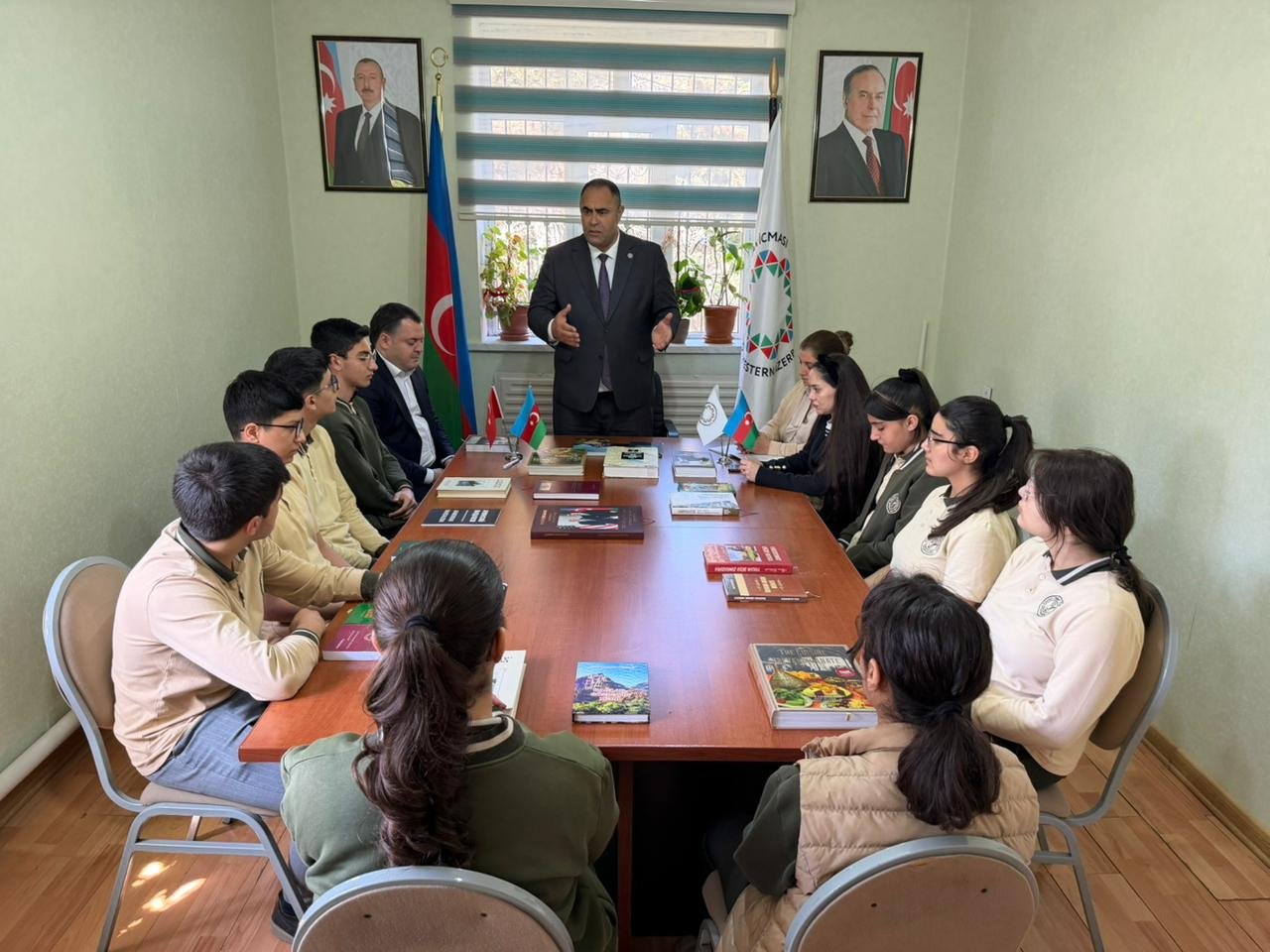 Qərbi Azərbaycan İcmasının Suraxanı rayon nümayəndəliyində gənclərlə görüş keçirilib- FOTOLAR 